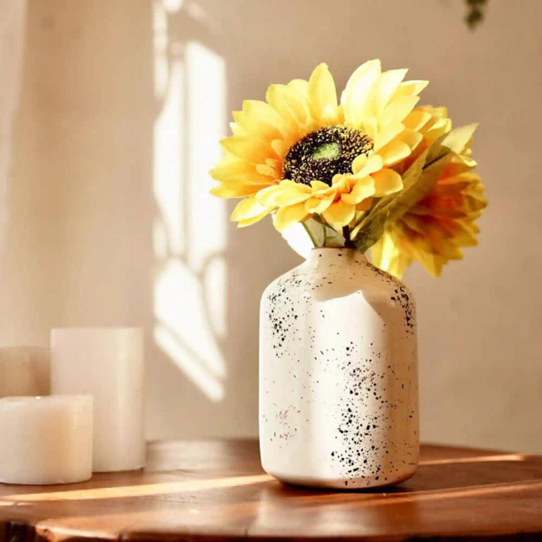 Behoma Metal Flower Vase for Home Decor Bedroom Living Room Office Wedding | Table Decorative Item for Festivals Birthday Off White 1Pcs (10.5 x 15.7 CM) (Flower not Included)