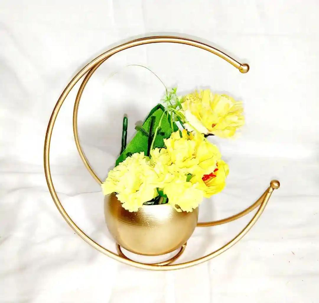 AMASS HANDICRAFTS Metal Geometric Design Vase with Gold Finish - Table Decorative Flower Pot Flower Vase for Home Decor Living Room Central Side Table (Size 24 x 24cm)